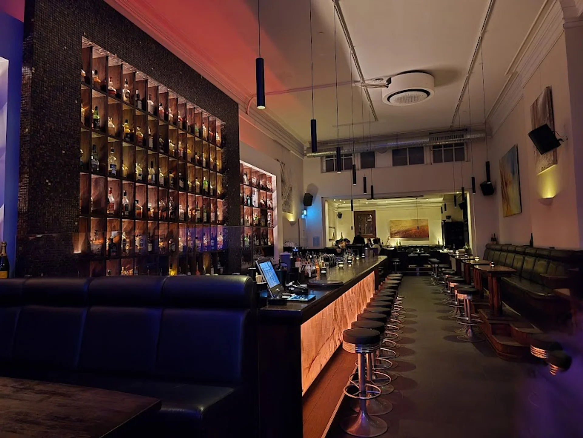 CIU' DIE BAR