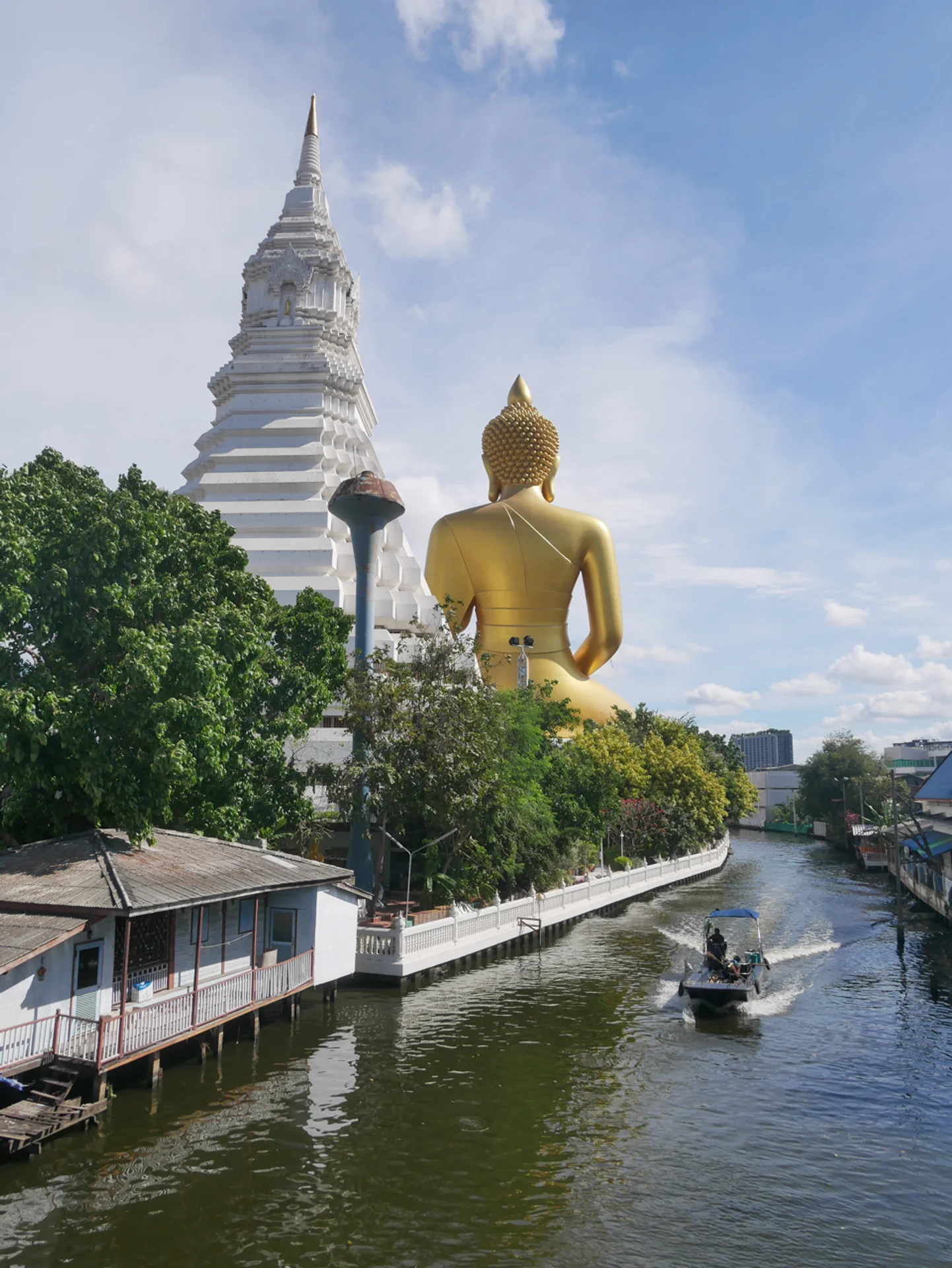 Wat Paknam Phasi Charoen