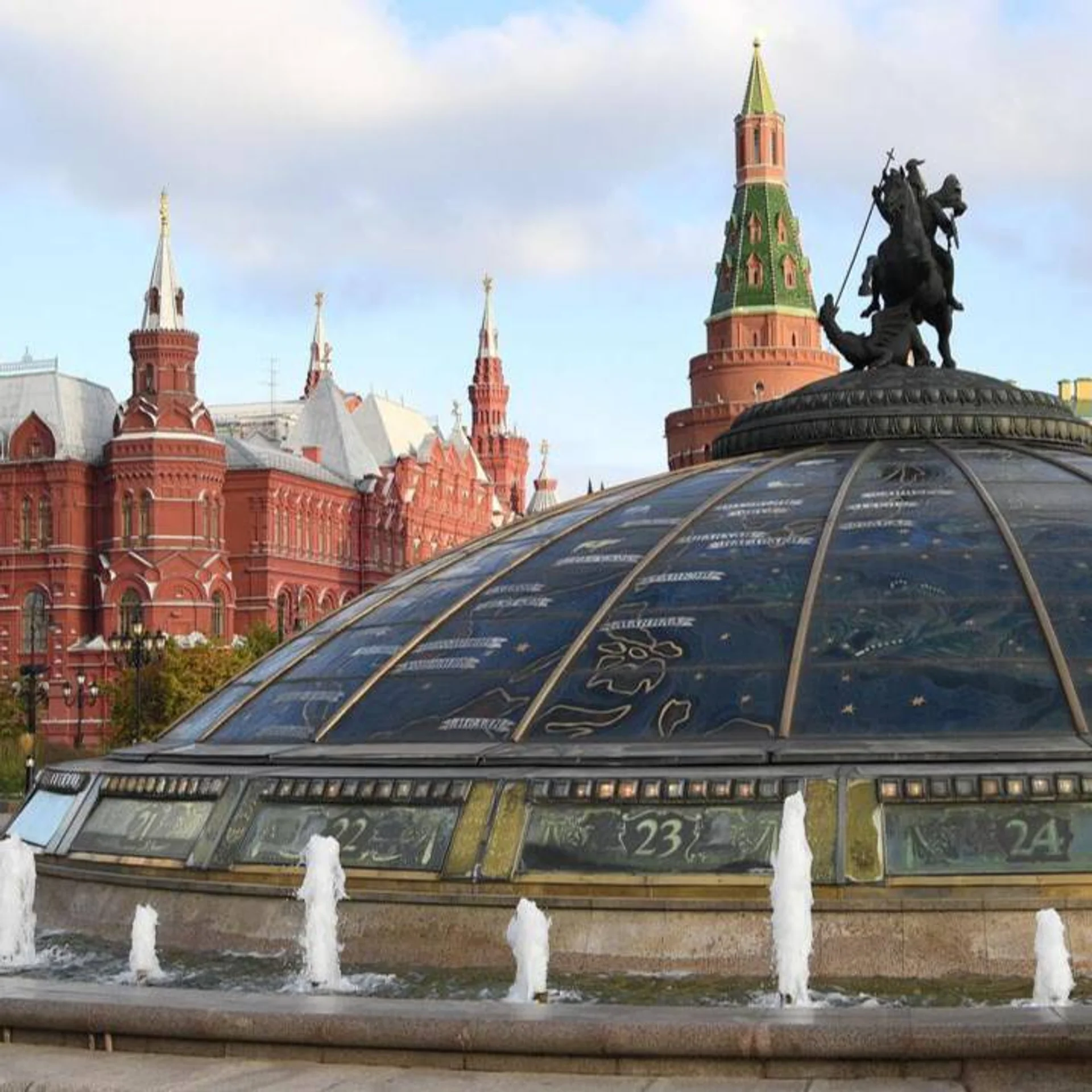 Manezhnaya Square