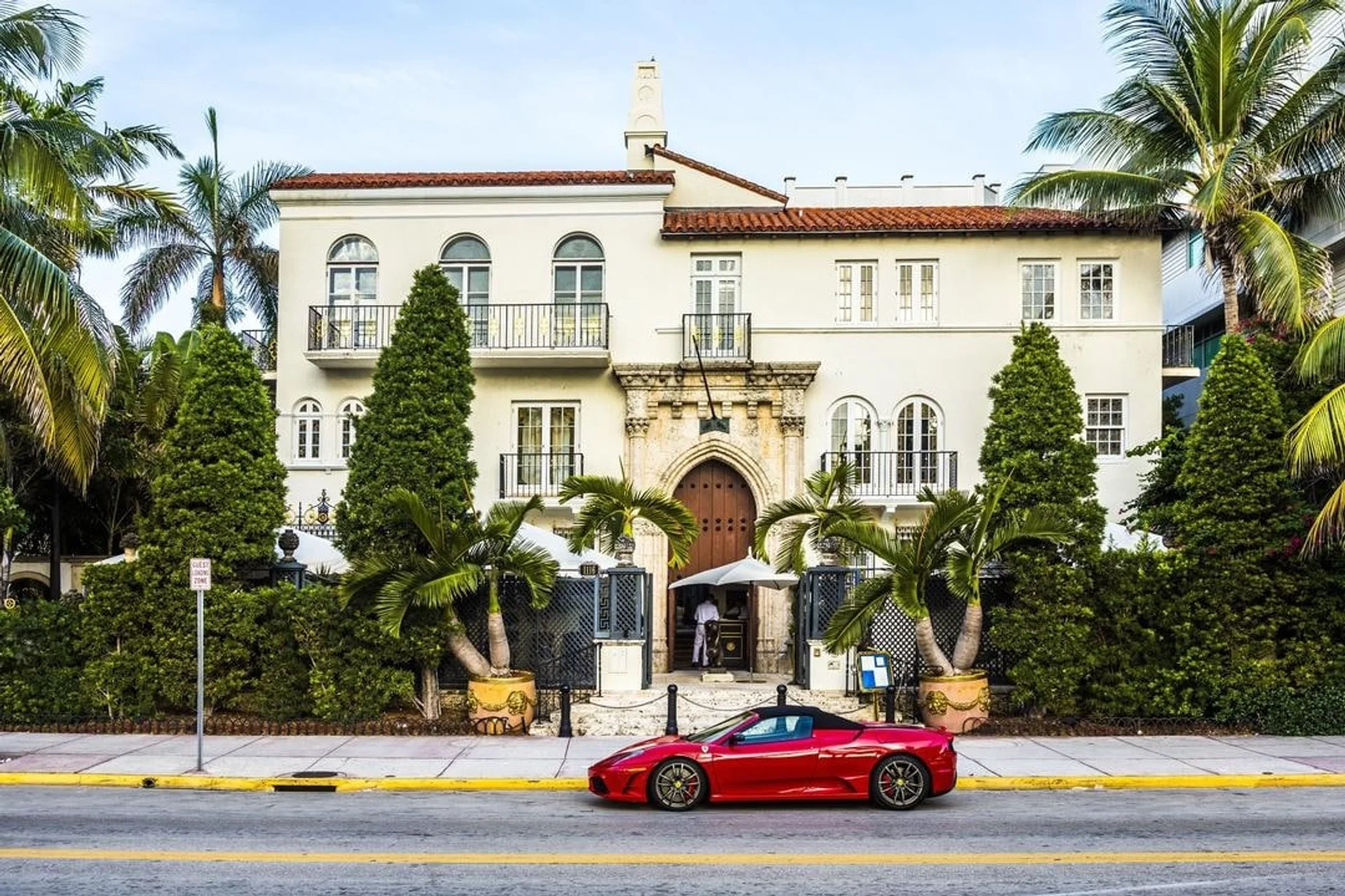 The Villa Casa Casuarina At The Former Versace Mansion