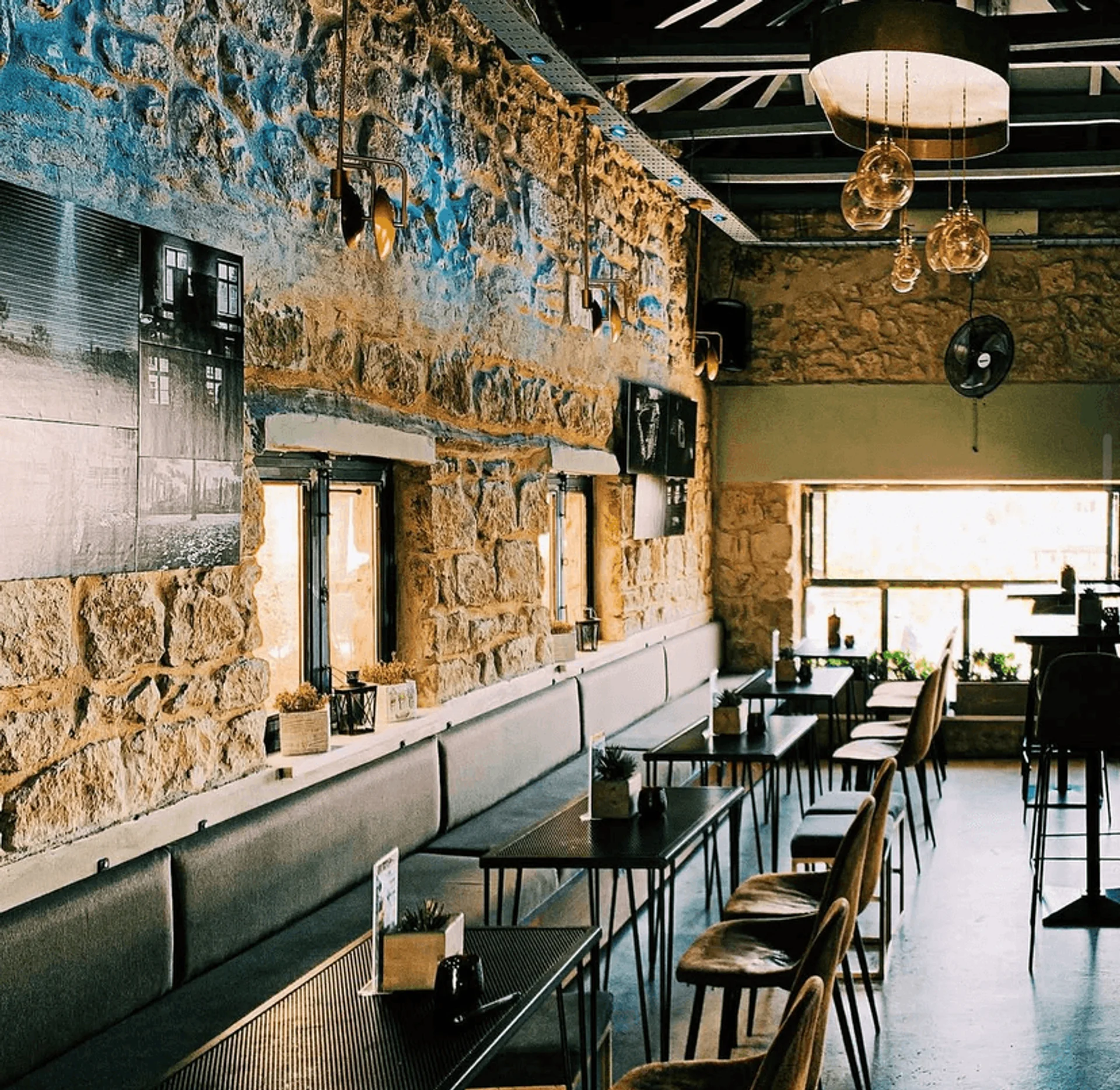 Piedra All Day Cafe Lounge Bar