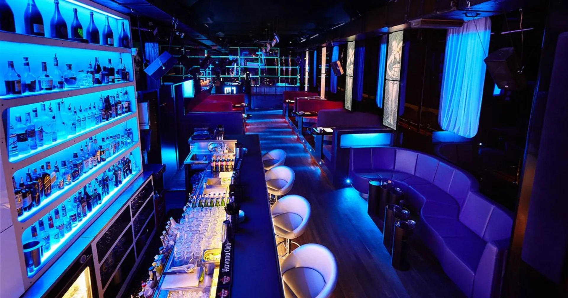 M1 Lounge