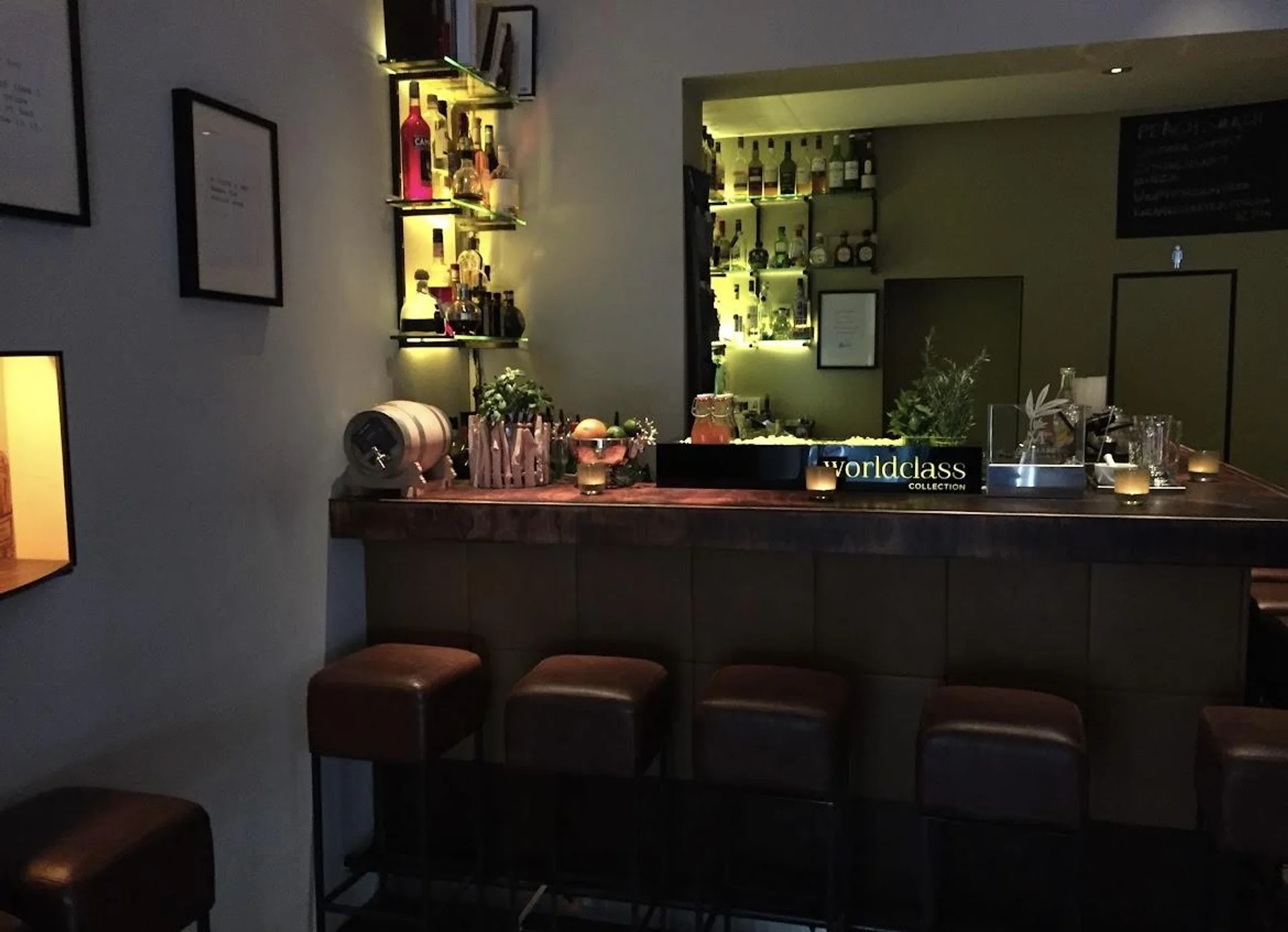 Antony's Bar