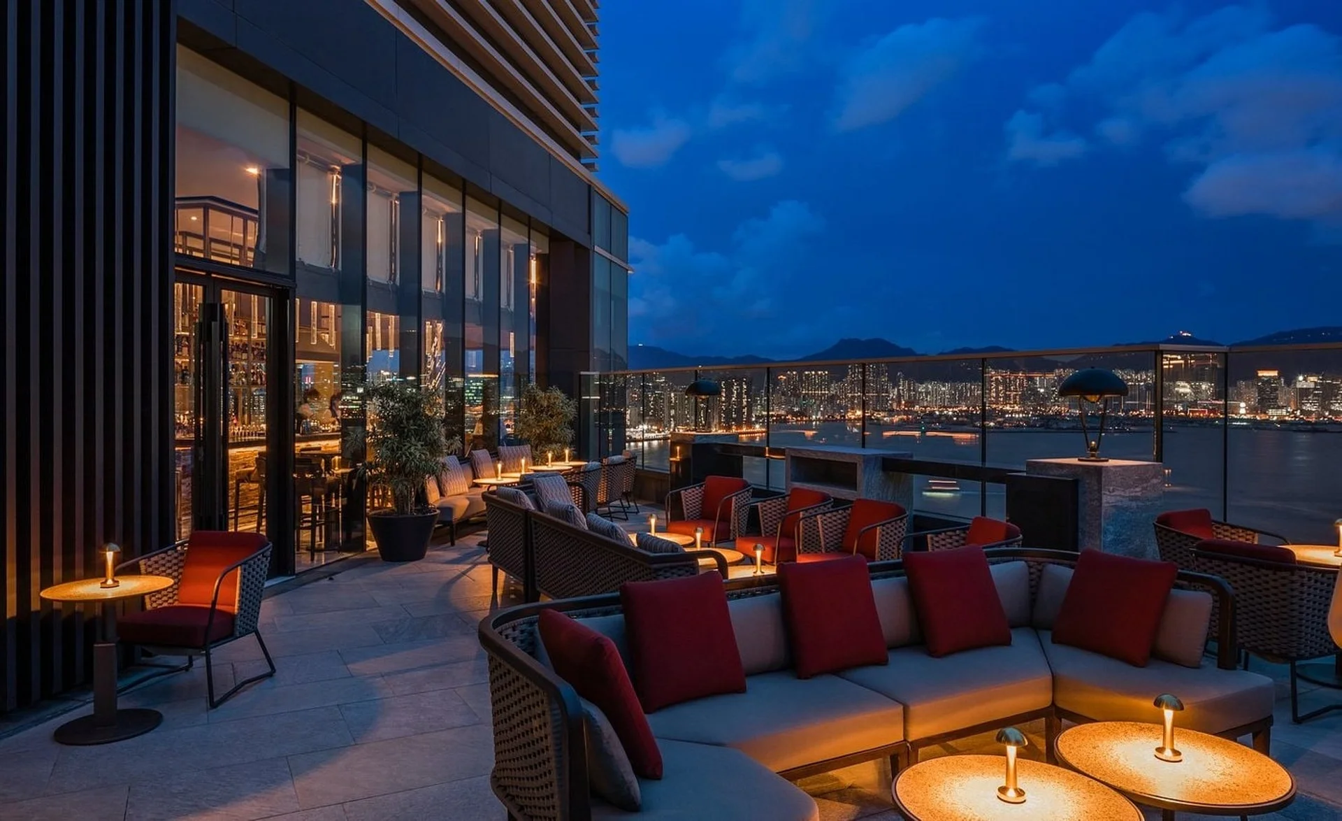 Cruise Restaurant & Bar